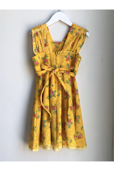 Vintage ~70’s Yellow Floral Sundress w/Lace Details - Approx Size 4-6